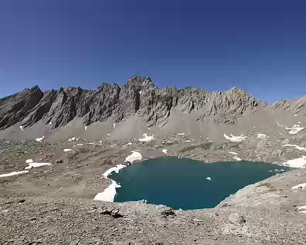 IMG_6705 Aiguille de Chambeyron (3412 m) et Lac des Neuf Couleurs